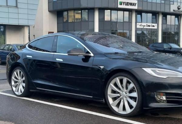 Tesla Model S, 2018 год выпуска с двигателем Электро, 88 078 BYN в г. Минск