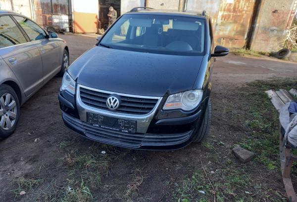 Volkswagen Touran, 2010 год выпуска с двигателем Дизель, 37 749 BYN в г. Молодечно