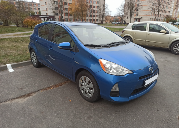 Toyota Prius c, 2014 год выпуска с двигателем Гибрид, 34 978 BYN в г. Кобрин