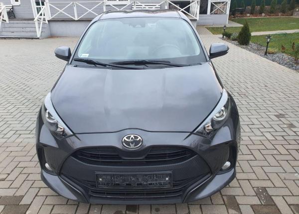 Toyota Yaris, 2021 год выпуска с двигателем Бензин, 75 265 BYN в г. Минск