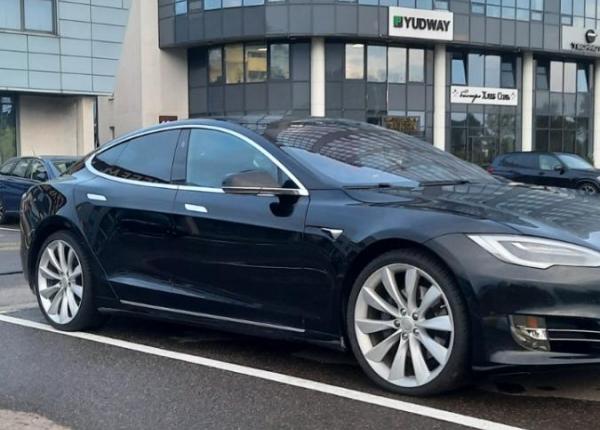 Tesla Model S, 2018 год выпуска с двигателем Электро, 88 078 BYN в г. Минск