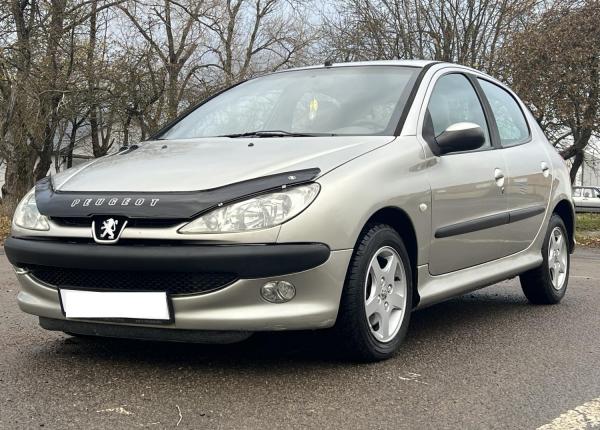 Peugeot 206, 2004 год выпуска с двигателем Бензин, 13 489 BYN в г. Минск