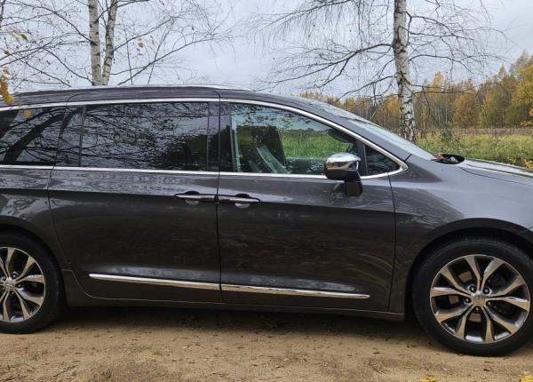 Chrysler Pacifica, 2017 год выпуска с двигателем Бензин, 81 156 BYN в г. Минск