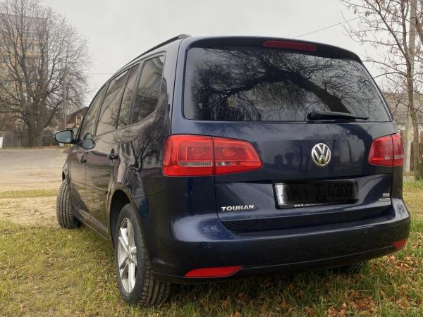 Volkswagen Touran, 2013 год выпуска с двигателем Дизель, 40 924 BYN в г. Минск