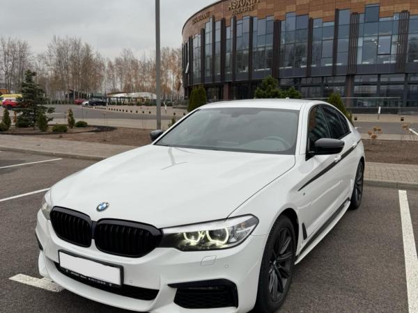 BMW 5 серия, 2018 год выпуска с двигателем Бензин, 140 809 BYN в г. Минск