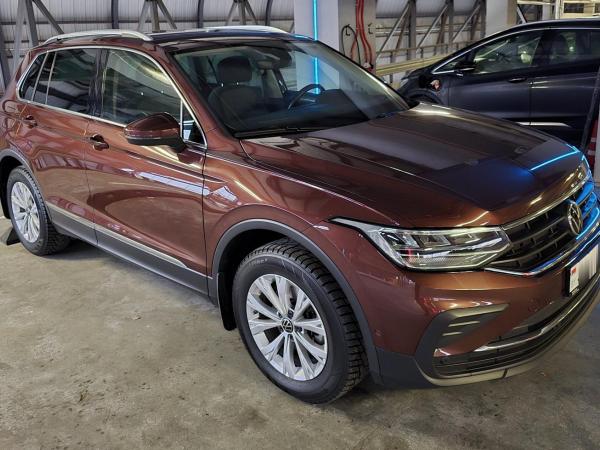 Volkswagen Tiguan, 2021 год выпуска с двигателем Бензин, 92 872 BYN в г. Минск