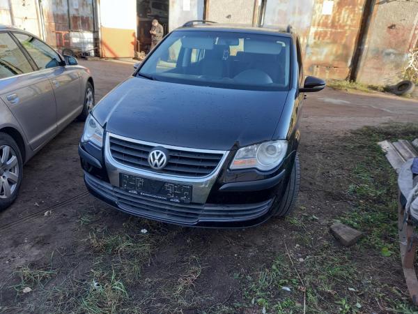 Volkswagen Touran, 2010 год выпуска с двигателем Дизель, 37 749 BYN в г. Молодечно