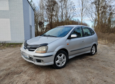 Фото Nissan Almera Tino