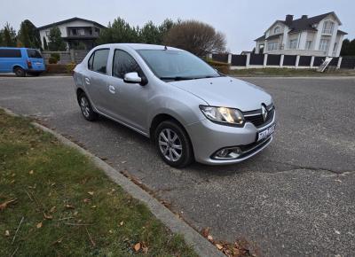 Фото Renault Logan