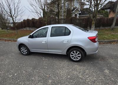 Фото Renault Logan