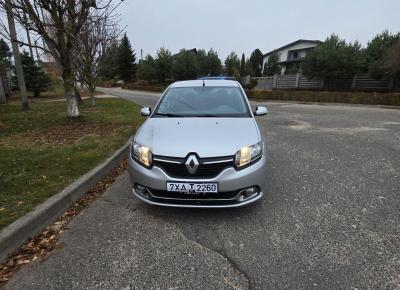 Фото Renault Logan