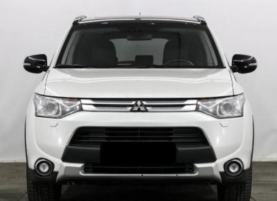 Фото Mitsubishi Outlander