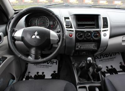 Фото Mitsubishi Pajero Sport