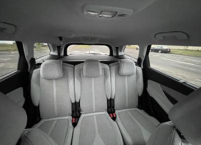 Фото Peugeot 5008