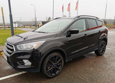 Фото Ford Escape