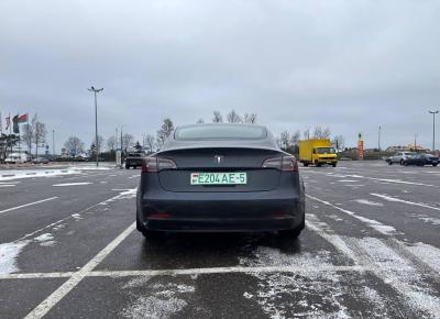 Фото Tesla Model 3