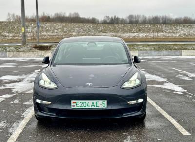 Фото Tesla Model 3