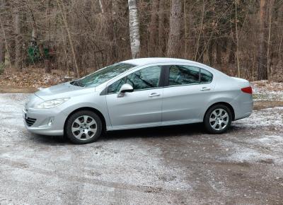 Фото Peugeot 408