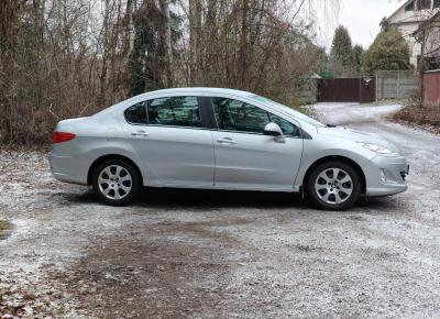 Фото Peugeot 408