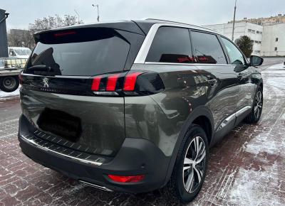 Фото Peugeot 5008