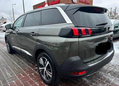 Фото Peugeot 5008