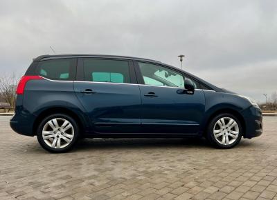 Фото Peugeot 5008