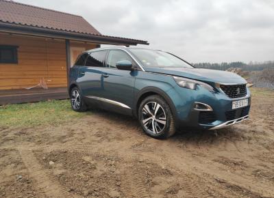 Фото Peugeot 5008