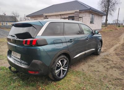 Фото Peugeot 5008