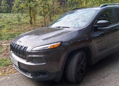 Фото Jeep Cherokee