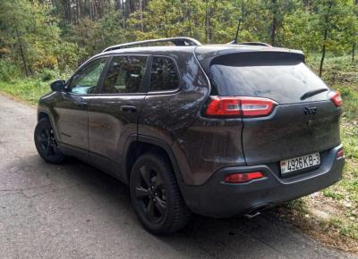 Фото Jeep Cherokee