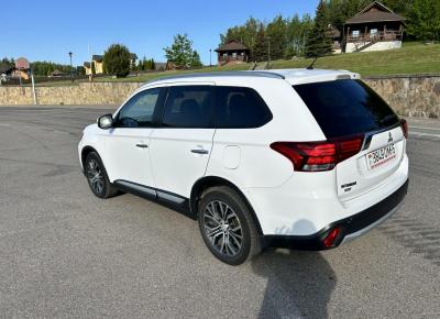 Фото Mitsubishi Outlander