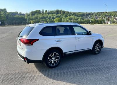 Фото Mitsubishi Outlander