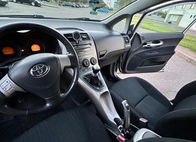 Фото Toyota Auris