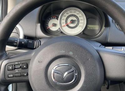 Фото Mazda 2