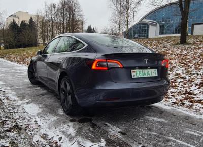 Фото Tesla Model 3