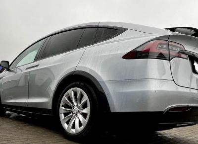 Фото Tesla Model X