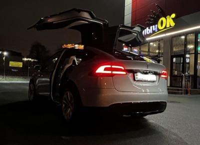 Фото Tesla Model X