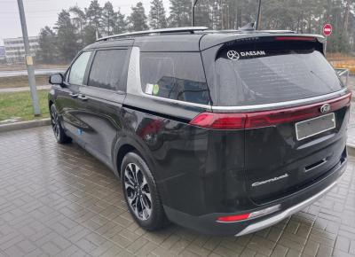 Фото Kia Carnival