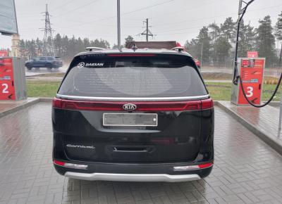 Фото Kia Carnival