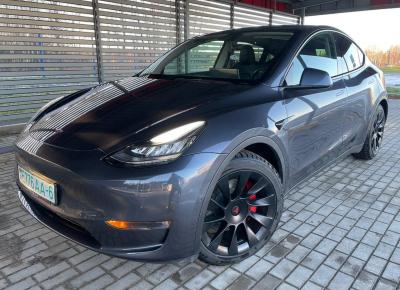 Фото Tesla Model Y