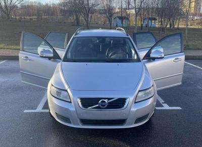 Фото Volvo V50