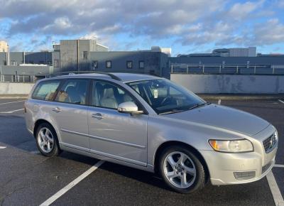 Фото Volvo V50