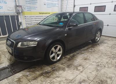 Фото Audi A4