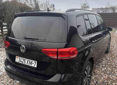 Фото Volkswagen Touran