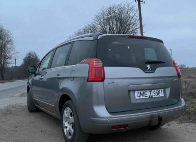 Фото Peugeot 5008