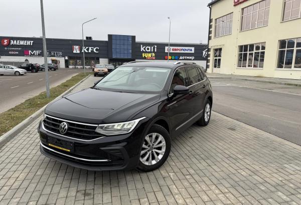 Volkswagen Tiguan, 2021 год выпуска с двигателем Бензин, 84 565 BYN в г. Лида