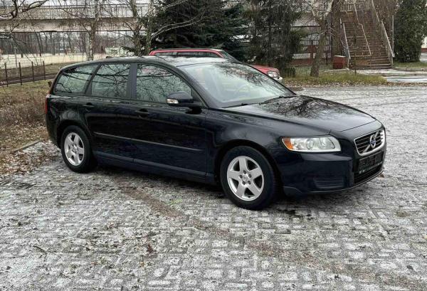 Volvo V50, 2011 год выпуска с двигателем Дизель, 33 875 BYN в г. Минск