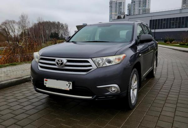 Toyota Highlander, 2013 год выпуска с двигателем Бензин, 70 982 BYN в г. Минск