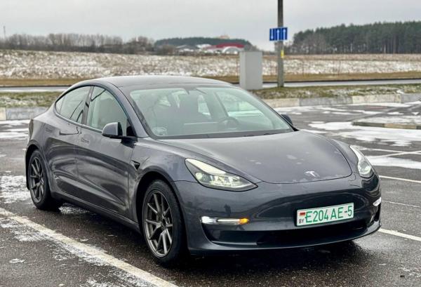 Tesla Model 3, 2021 год выпуска с двигателем Электро, 76 476 BYN в г. Минск