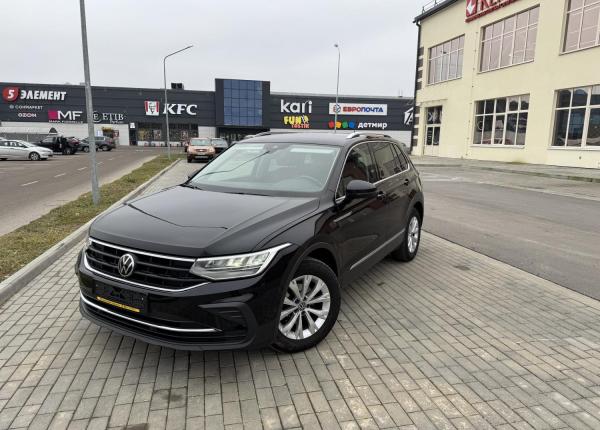 Volkswagen Tiguan, 2021 год выпуска с двигателем Бензин, 84 565 BYN в г. Лида